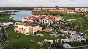 Exterior - Holiday Inn Resort Qionghai Guantang by IHG (Qionghai)