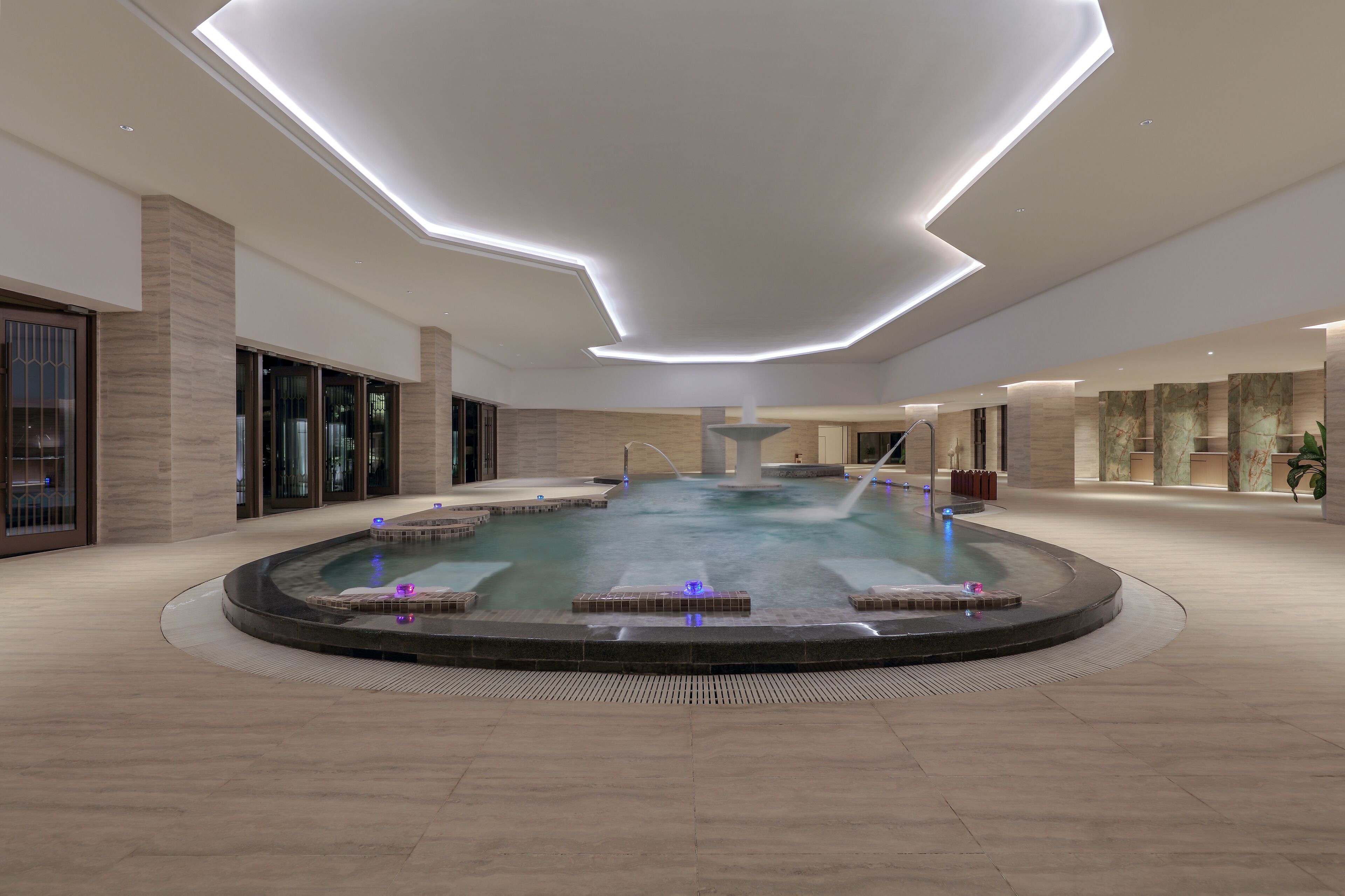 Tina de hidromasaje al aire libre