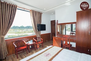Deluxe Room | Desk, blackout drapes, free WiFi, bed sheets - Diamond Golf Valley Hotel (Da Lat)