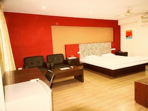 Deluxe Room, City View | Premium bedding, desk, bed sheets