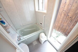 House, 4 Bedrooms, Non Smoking | Bathroom | Separate tub and shower, jetted tub, rainfall showerhead - Laku Rakuzen (Kyoto)