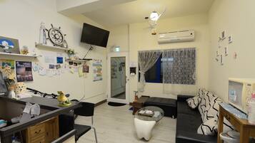 Check-in/check-out kiosk