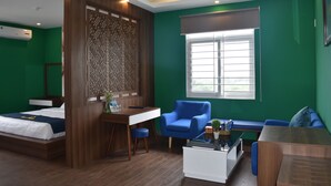 VIP Room | Living area | Flat-screen TV - V.I.P's House  2 (Da Nang)