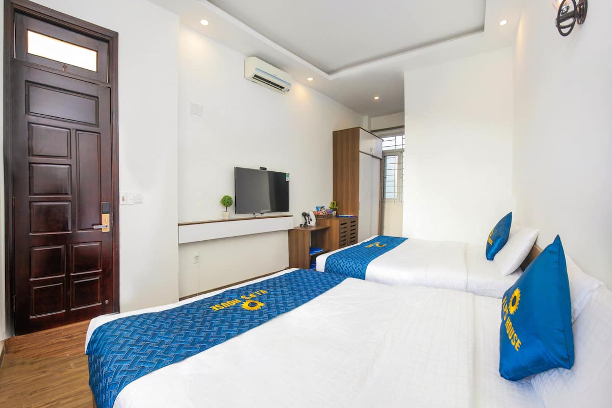 Minibar, in-room safe, soundproofing, free WiFi