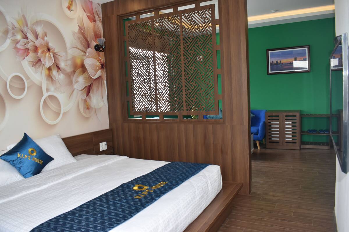Minibar, in-room safe, soundproofing, free WiFi