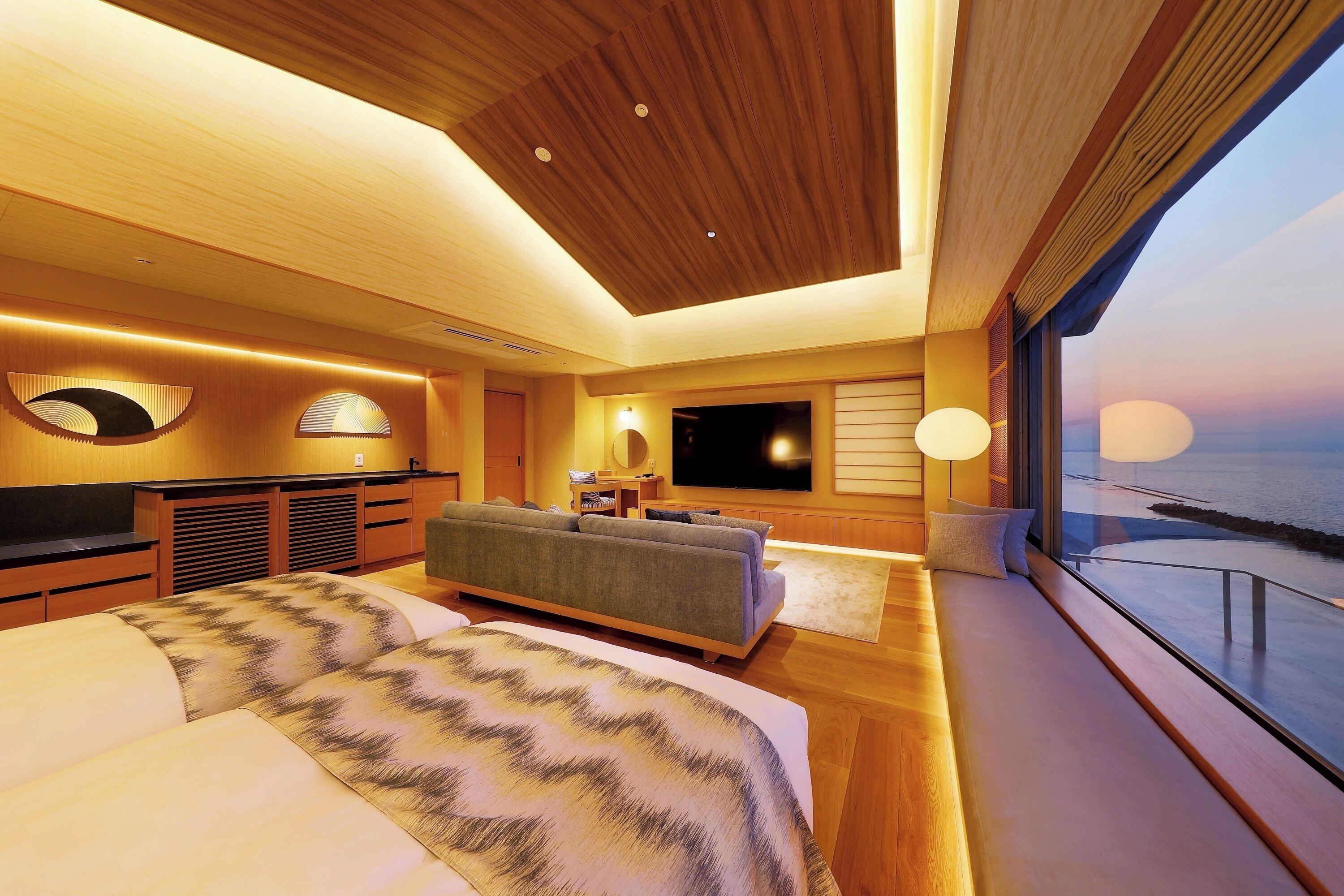 Top Floor Suite with Open-air Bath, Non Smoking | Premium bedding, in-room safe, desk, free WiFi