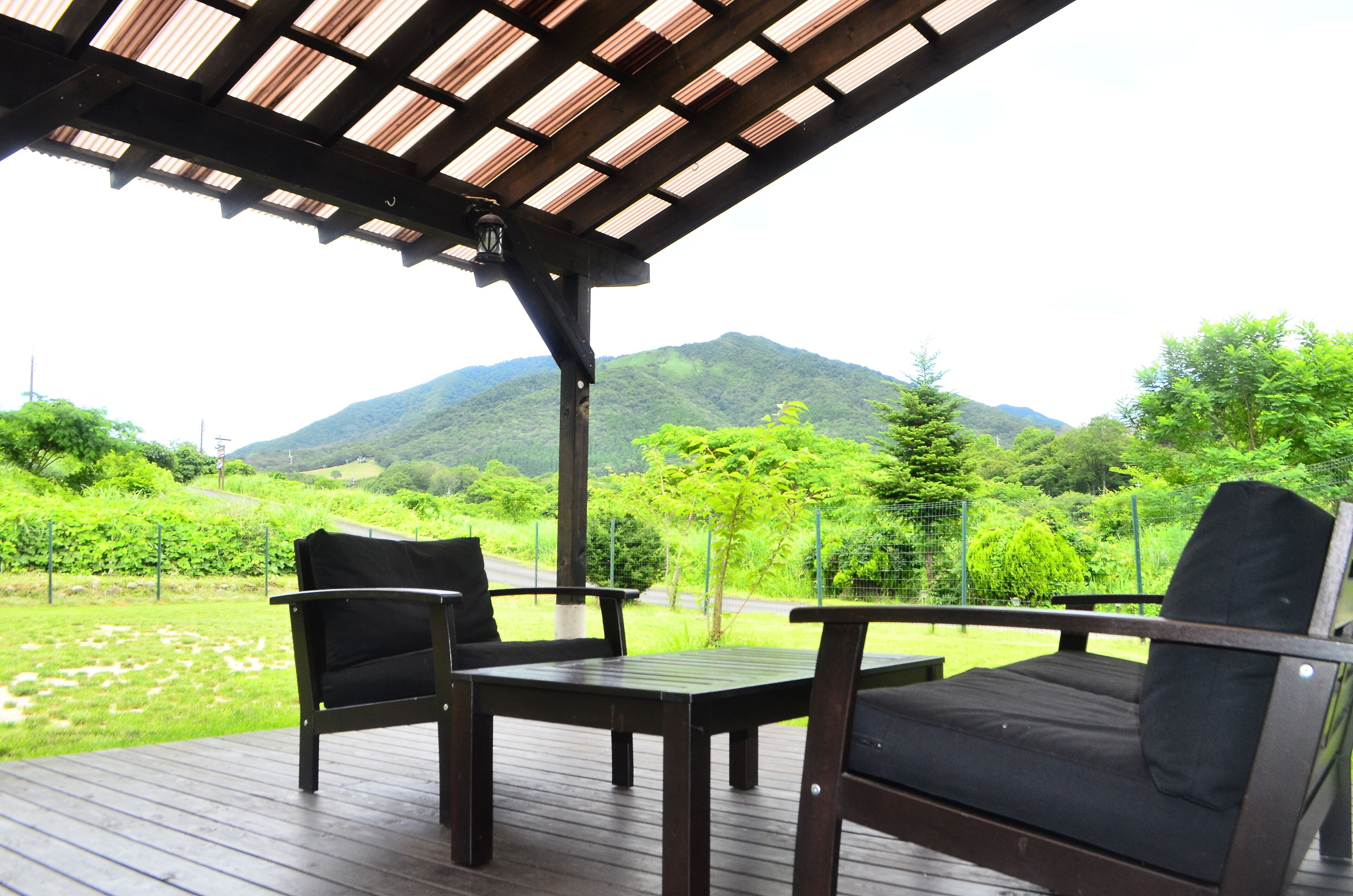 家庭村舍 (Neverland, 10 Adults) | 露台