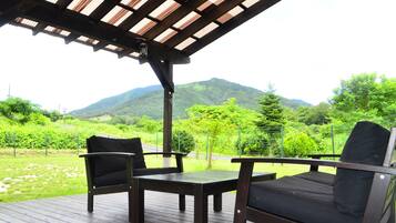 Neverland (10 Adults) | Terrace/patio