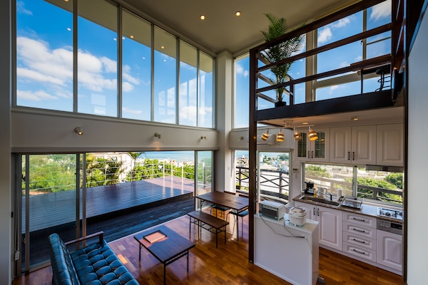 Villa, vistas al mar | Sala de estar | Una televisión de pantalla plana