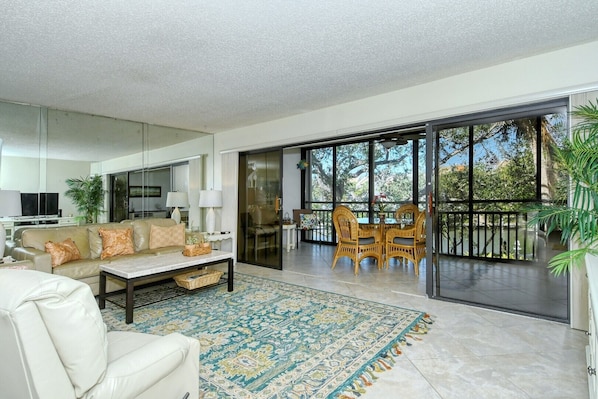 TV, lettore DVD, stampante