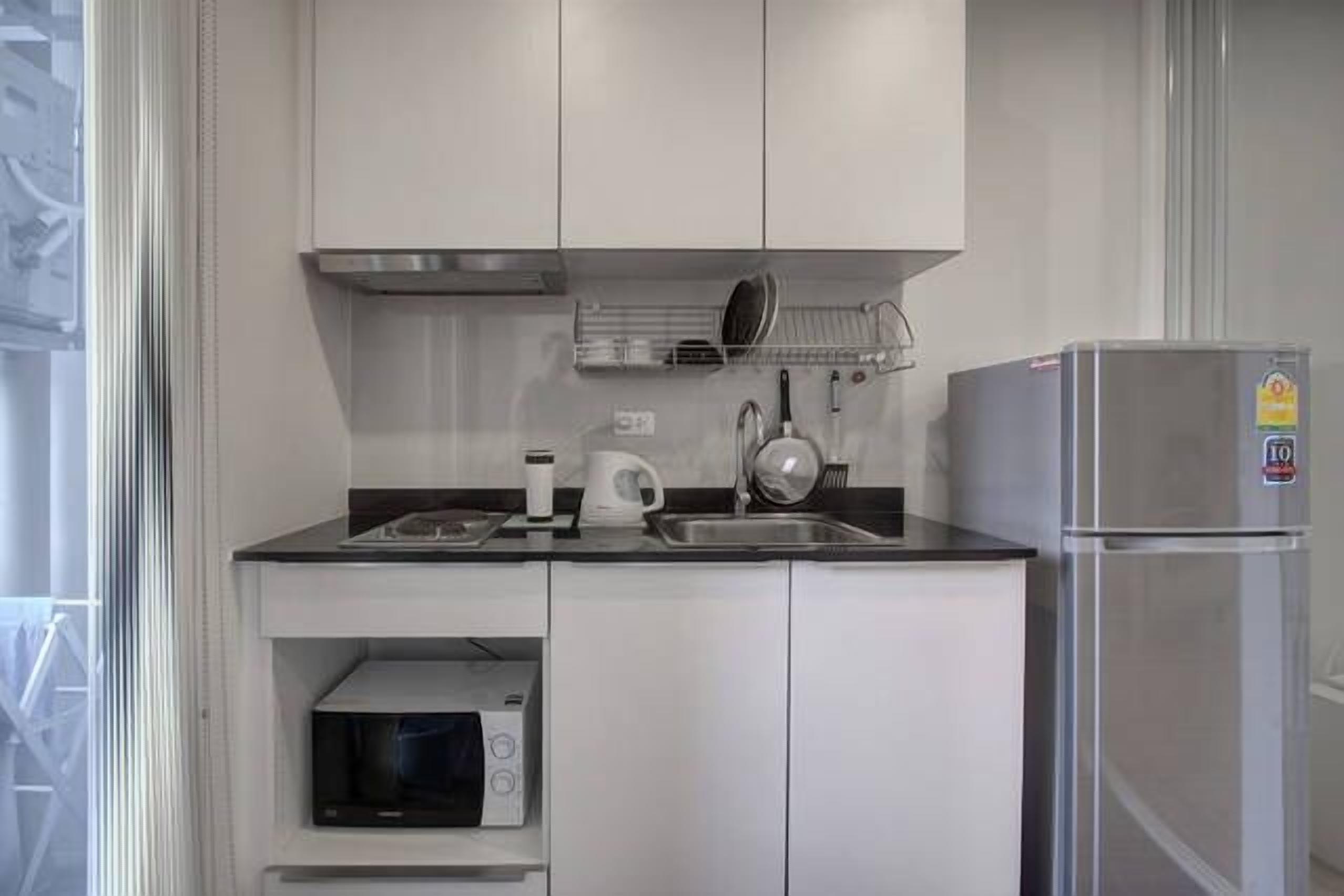 1 BR near Night Market & Shopping Malls