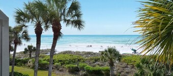Firethorn 332  - 2 Bedroom Condo with Private Beach with lounge chairs & umbrella provided, 2 Poo...