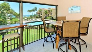 Dining - Chinaberry 423 - 2 Bedroom Condo with Private Beach with lounge chairs & umbrella provided, 2 Poo... (Siesta Key)