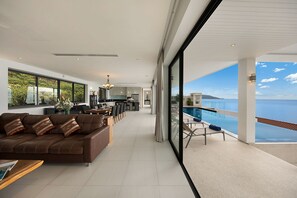 Interior - Luxury 5 Bedroom Villa w Infinity Pool (Ko Samui)