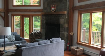 Beautiful Custom Built Timber Frame Home, Sleeps 11