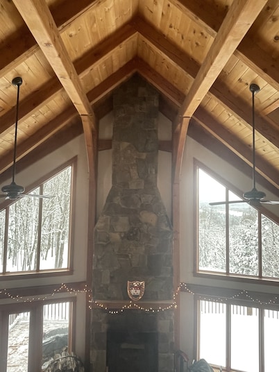 Beautiful Custom Built Timber Frame Home, Sleeps 11