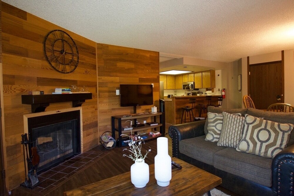 Giant Steps ski in/out 2 bedroom 2 bath