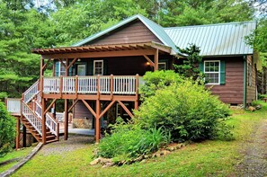 Exterior - Manna Cabin-Open for Bookings! Private, Hot Tub, WIFI, Game Room (Fleetwood)
