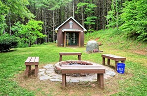 Property grounds - Manna Cabin-Open for Bookings! Private, Hot Tub, WIFI, Game Room (Fleetwood)