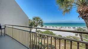 On the beach - Firethorn 331 - 2 Bedroom Condo with Private Beach with lounge chairs & umbrella provided, 2 Pool... (Siesta Key)