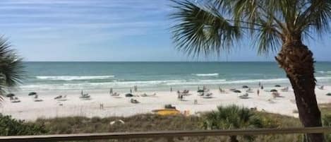 Accommodatie ligt op het strand