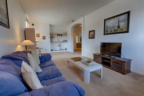 Smart TV, DVD player, stereo