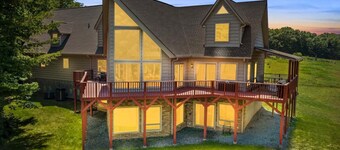 Wolf Ridge Chalet in Fleetwood, NC: A spacious 7-bedroom escape for 18!