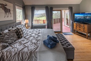 7 bedrooms, free WiFi, bed sheets