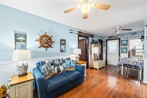 Een televisie en een dvd-speler