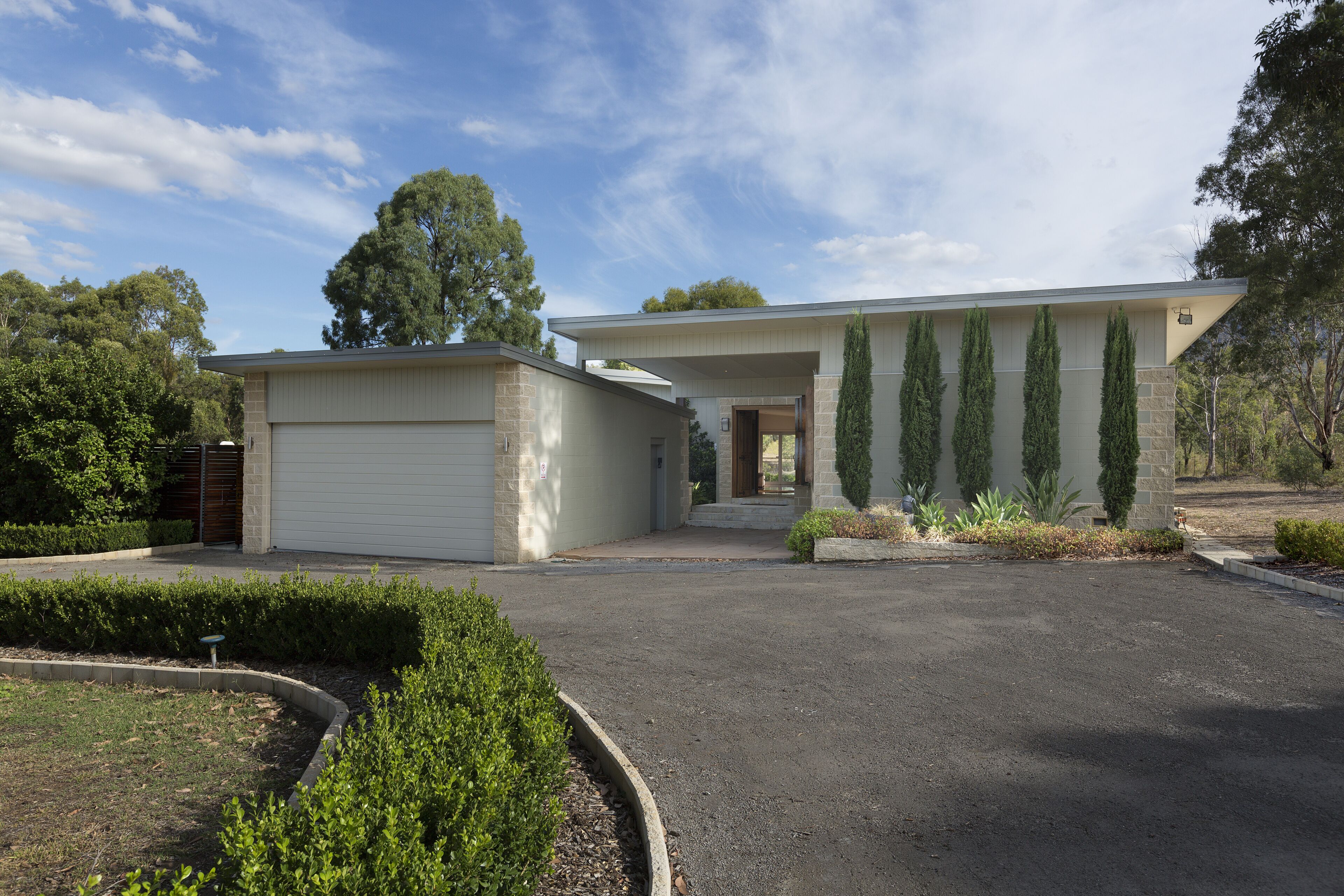 Blue Cliff Retreat - Modern Country Home — image 25