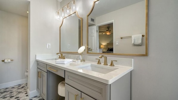 Hair dryer, towels