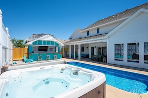 Terrace/patio - 632 Private Pool, Hot Tub, Billiards, and More! (Corolla)