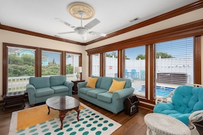 TV, books - 632 Private Pool, Hot Tub, Billiards, and More! (Corolla)