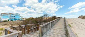 532 - Elegant leje ved havet med privat pool, boblebad, billard og så meget mere!