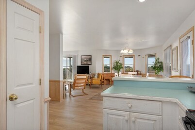 506 - Nags Head Cove Rental w/ Gorgeous Sunset Views Over the Water