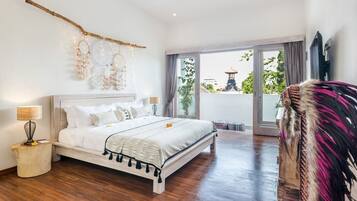 4 bedrooms, in-room safe, iron/ironing board, travel cot