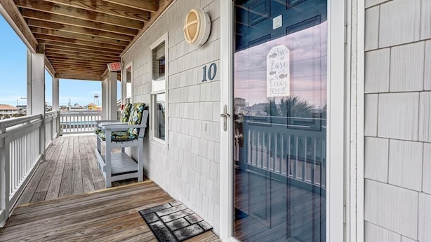 Terrace/patio - Sea Coast Suites 10 | Surf City, NC | Elevator (Surf City)