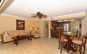 Televisie, een dvd-speler, een stereo en een printer