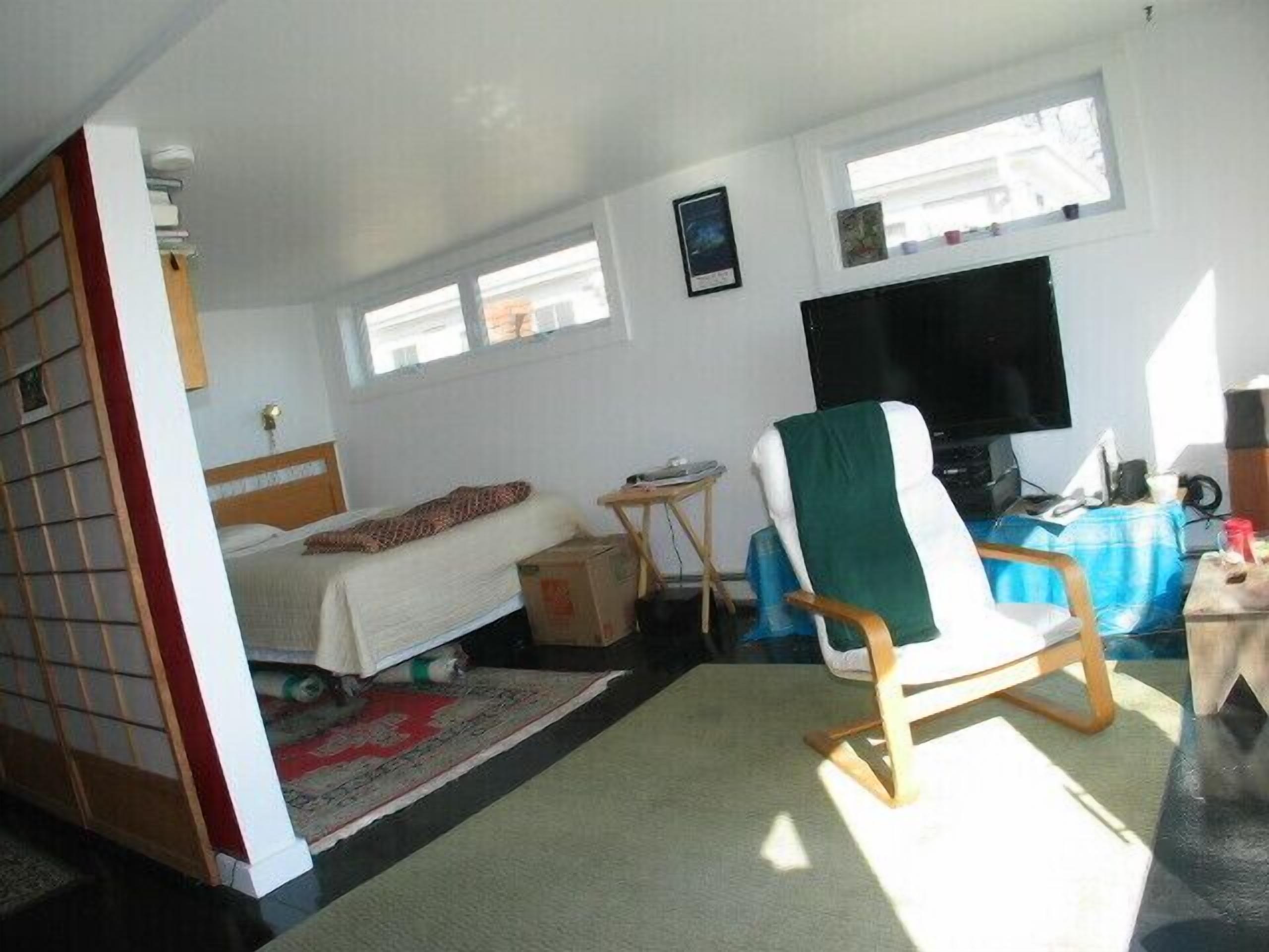 Beachfront 2 bed/2 bath  Apartment with Incredible Views of Harbor and beach