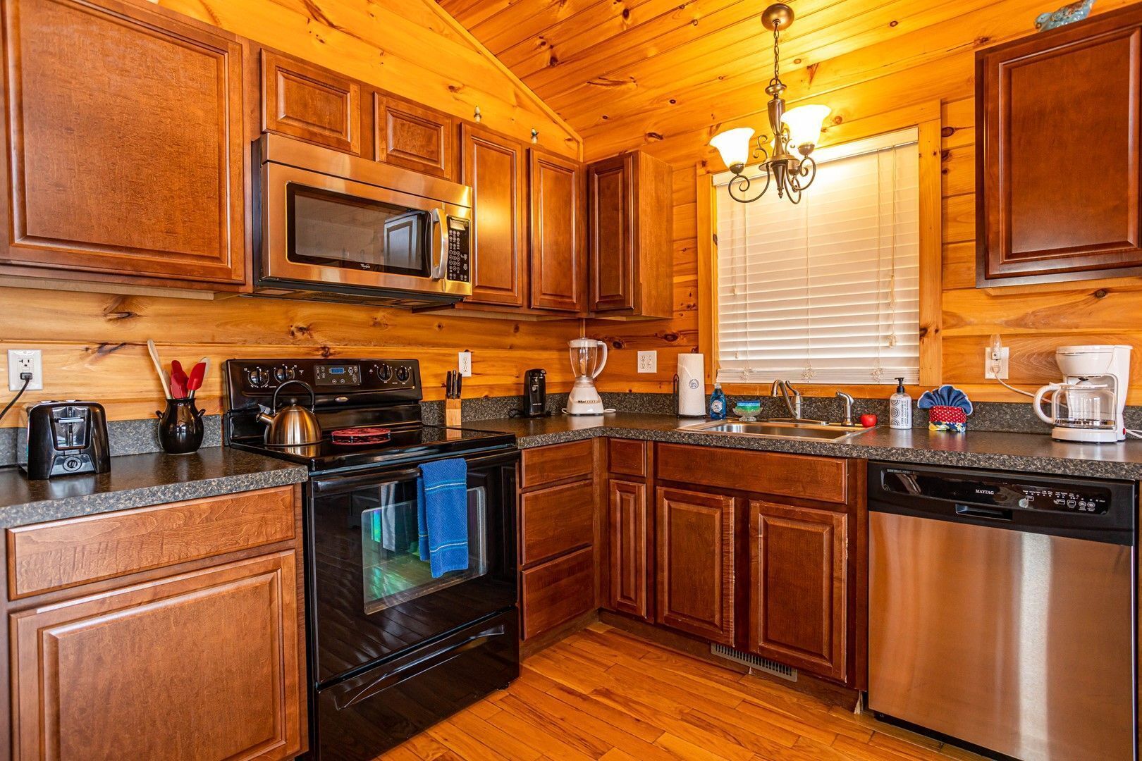 Cozy, Romantic Waterfront Home on New River 1BS2 - Moonlight Serenade