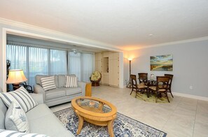 TV, DVD player, printers - Firethorn 512 - 2 Bedroom Condo with Private Beach with lounge chairs & umbrella provided, 2 Pool... (Sarasota)