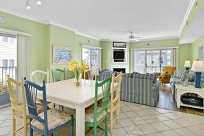 Interior - Immaculate and meticulously maintained 3 br condo with oceanviews and outdoor roof top pool. (Ocean City)
