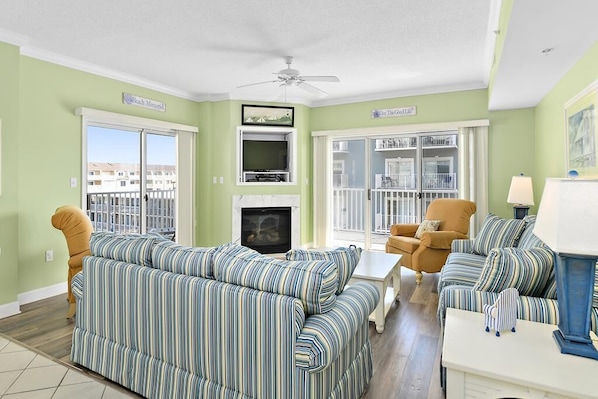 DVD player - Immaculate and meticulously maintained 3 br condo with oceanviews and outdoor roof top pool. (Ocean City)