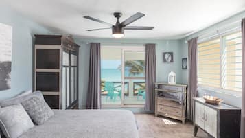 5 dormitorios, caja fuerte, escritorio y tabla de planchar con plancha