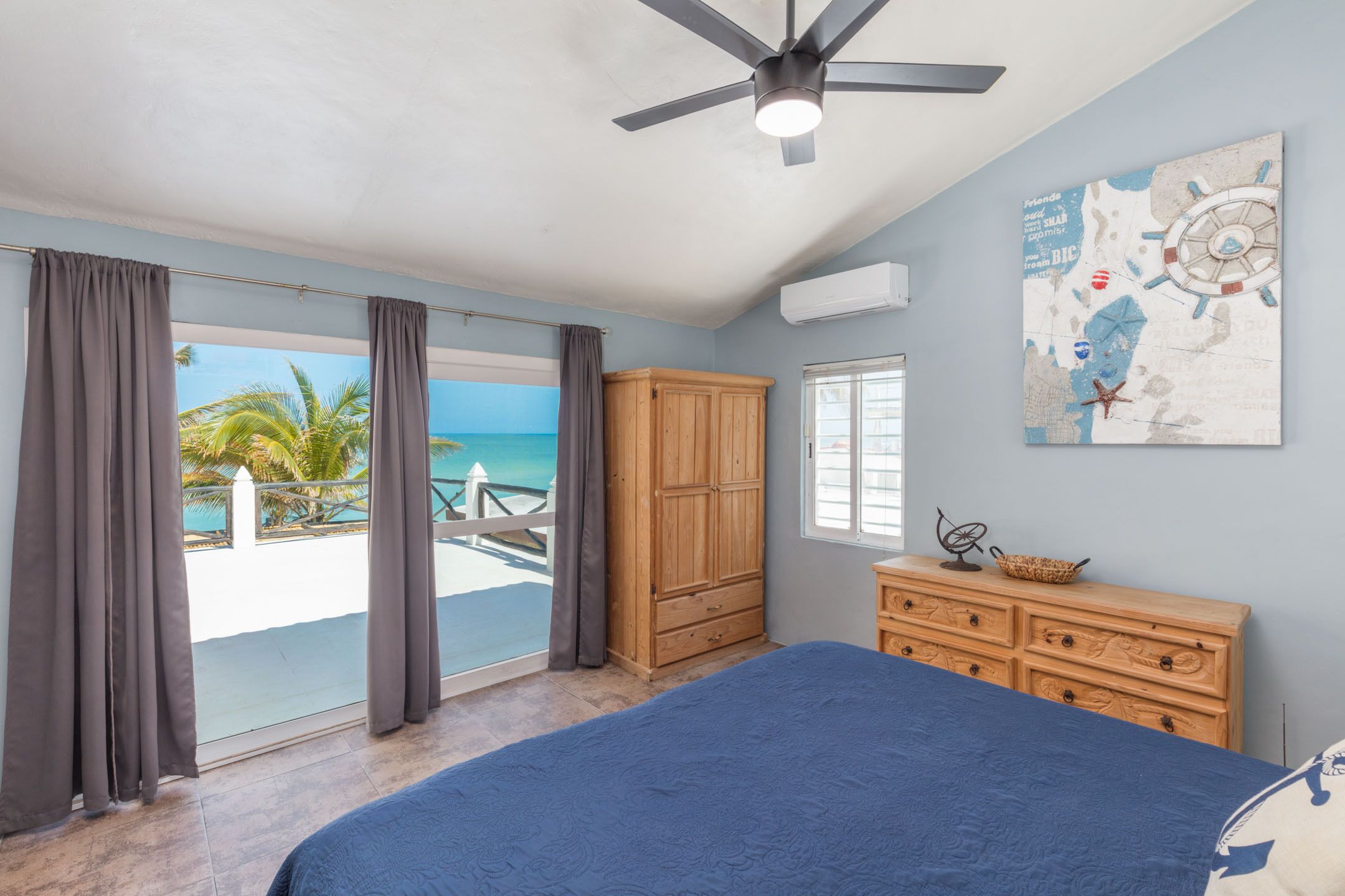 5 間睡房、房內夾萬、書桌、熨斗/熨衫板