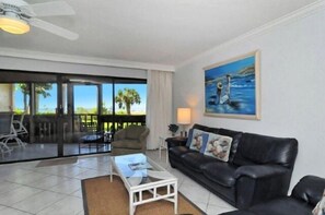 Televisión, reproductor de DVD y impresora 