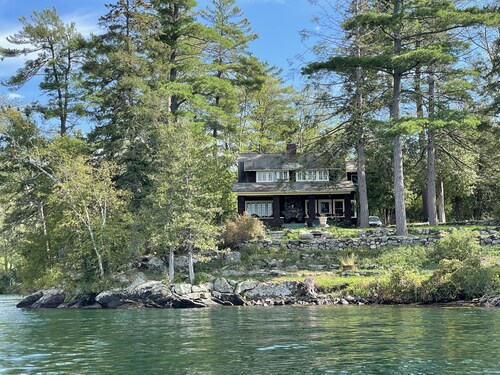 Classic Adirondack Northern Lake George Waterfront Home! 