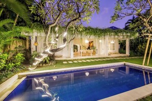 Outdoor pool, sun loungers