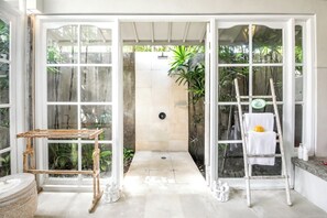 Spa - Deluxe 2 Bedroom Villa in Seminyak (Seminyak)