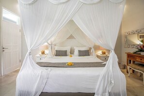 2 bedrooms, in-room safe, iron/ironing board, free WiFi - Deluxe 2 Bedroom Villa in Seminyak (Seminyak)